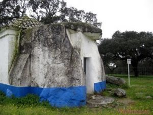 Dolmen Chapel of Sao Brissos2